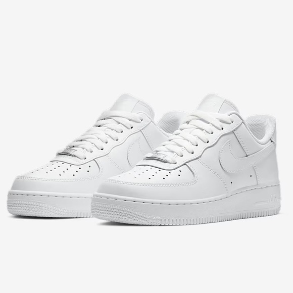 NWOT NIKE Air Force 1 '07 Sneakers- White W9.5/M8 - Picture 1 of 16